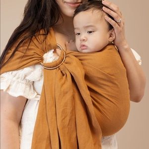 Beautiful linen wildbird ringsling